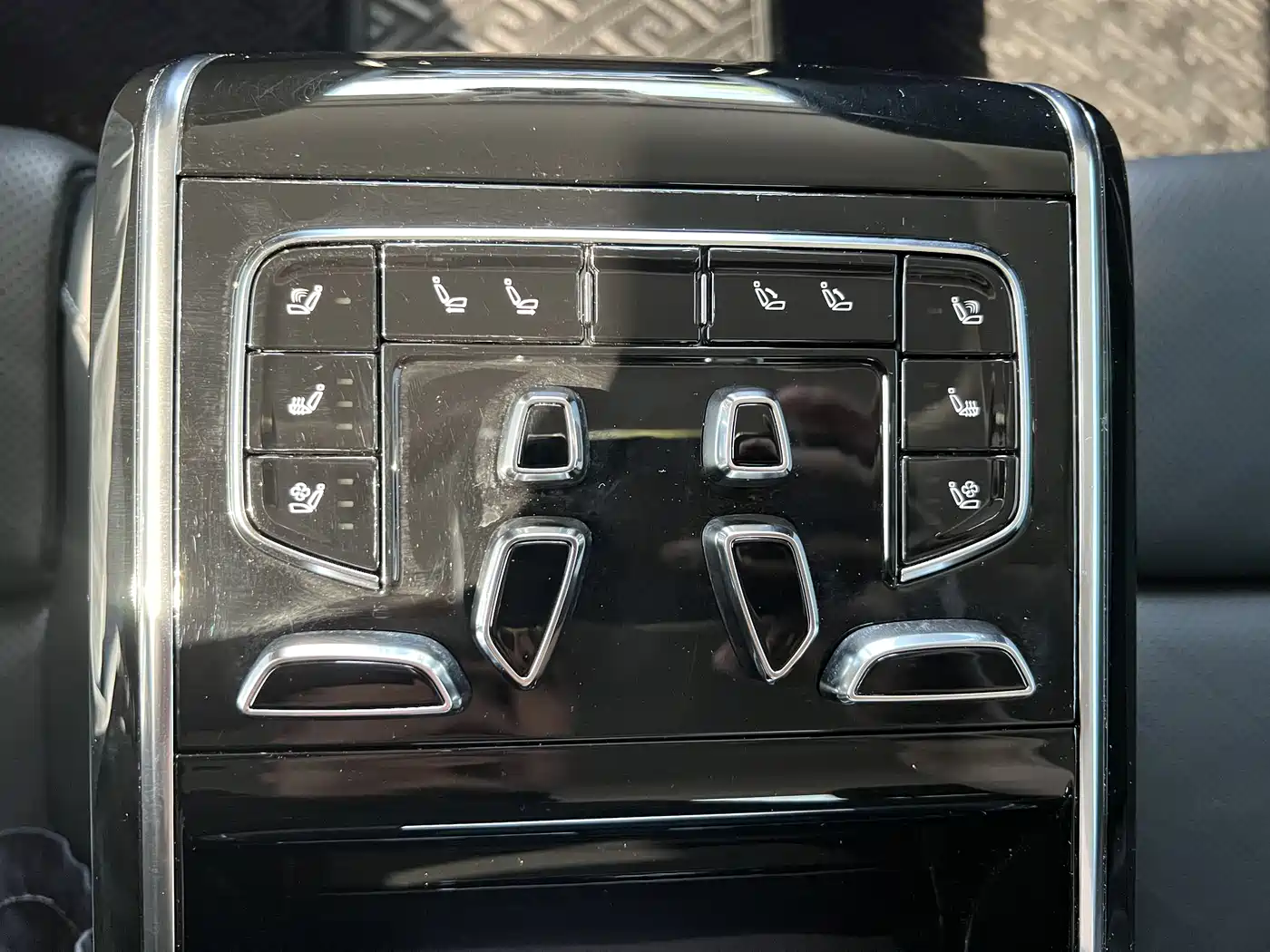 Hongqi H9 2020 3.0T Smart Connection Qi Chang Edition фото 9
