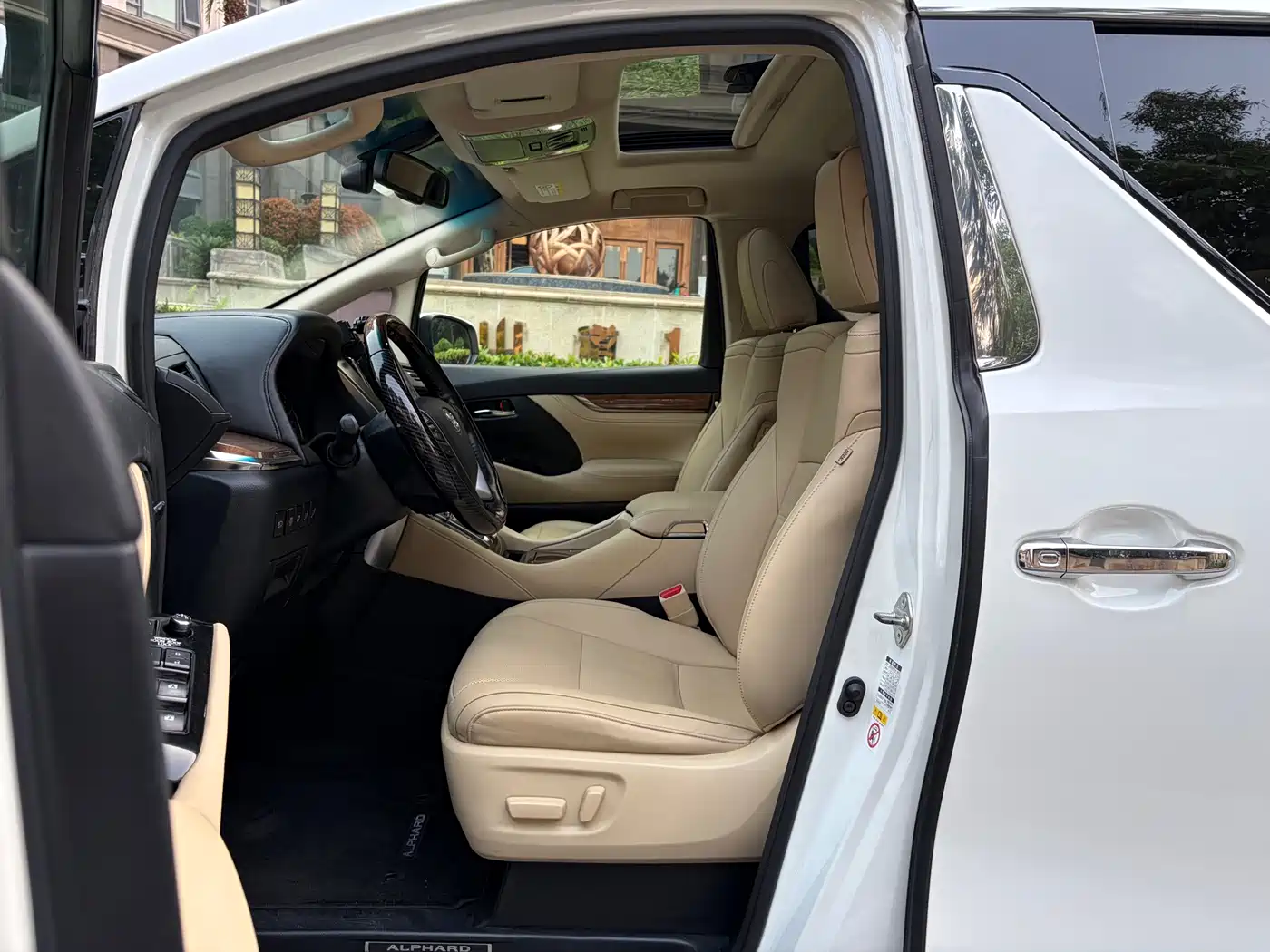 Toyota Alphard 2015 3.5L Premium Edition фото 5
