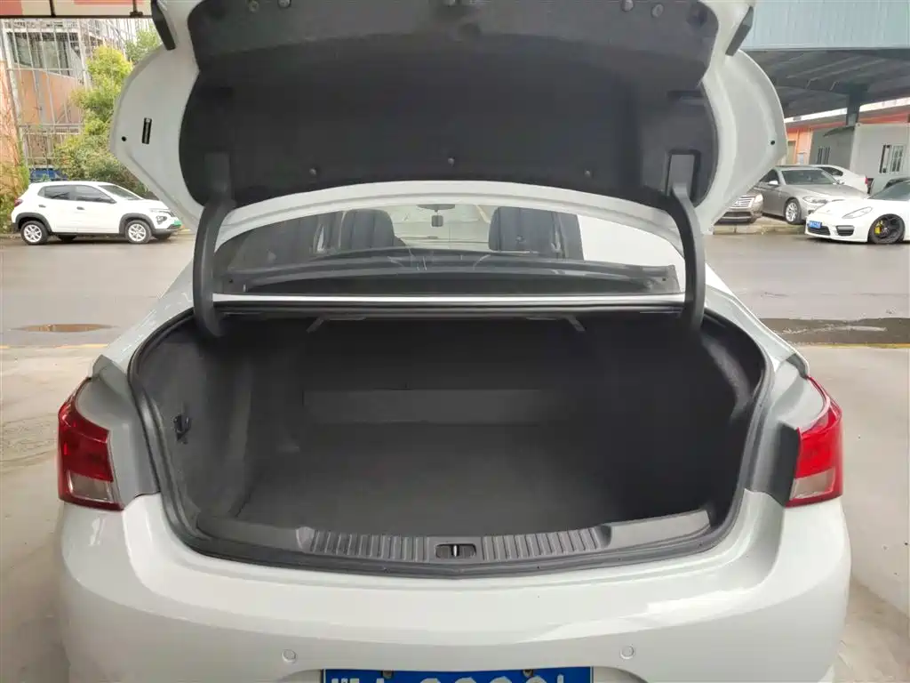 Buick Verano 2019 Sedan 15S Auto Leading фото 9