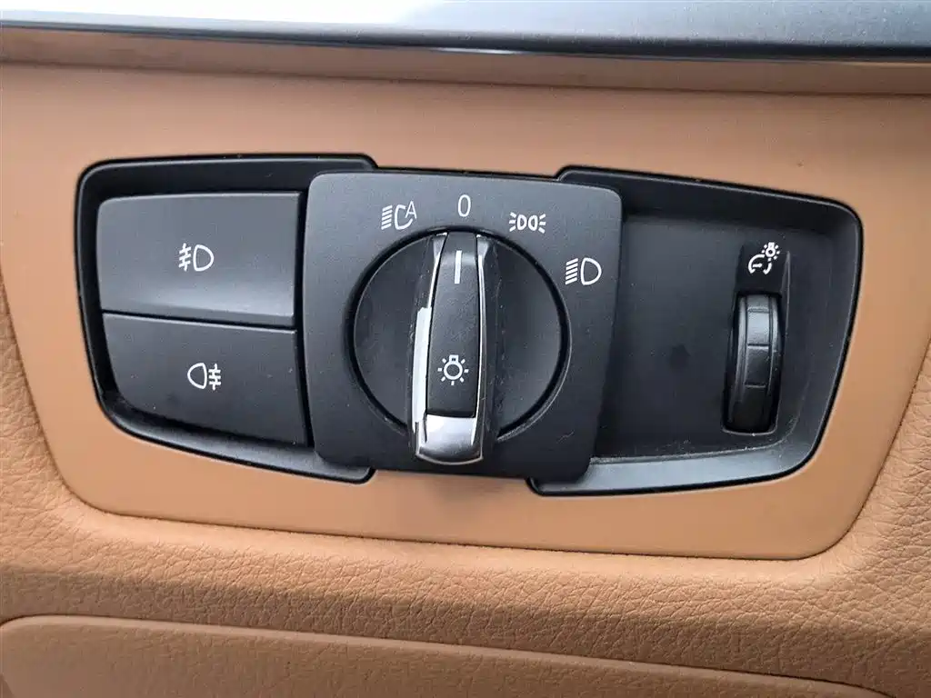 BMW 3 Series GT 2016 320i Design Package фото 21