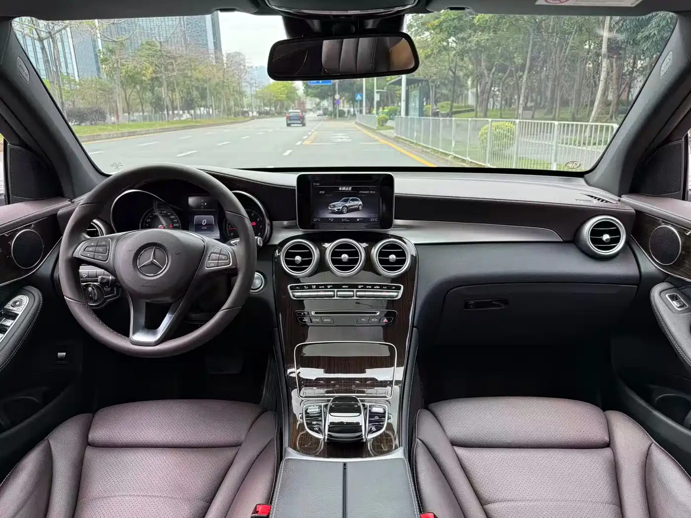 Mercedes-Benz GLC 2018 Facelift GLC 260 4MATIC Luxury фото 6