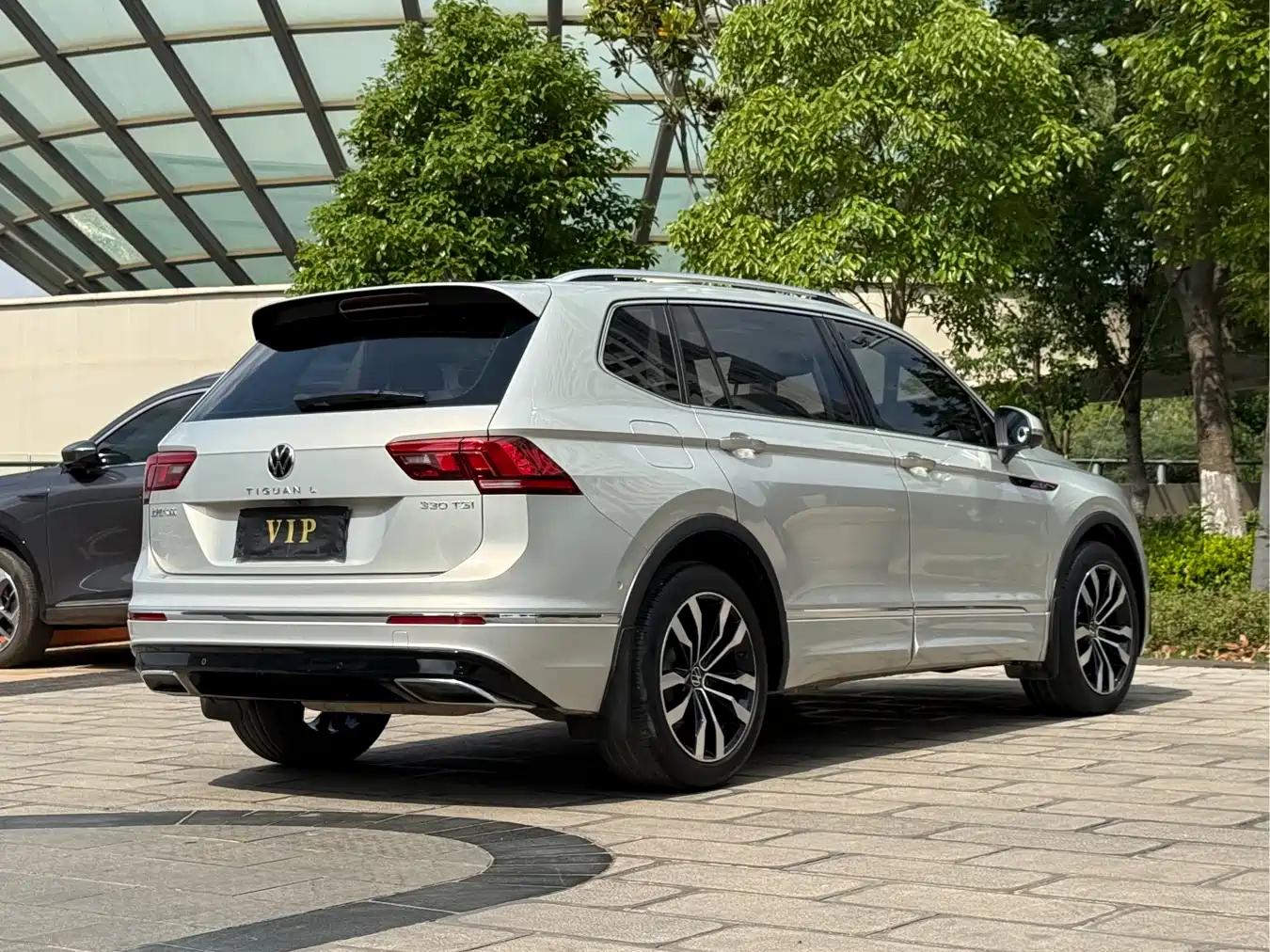 Volkswagen Tiguan L 2021 330TSI Automatic 2WD R-Line Premium фото 7