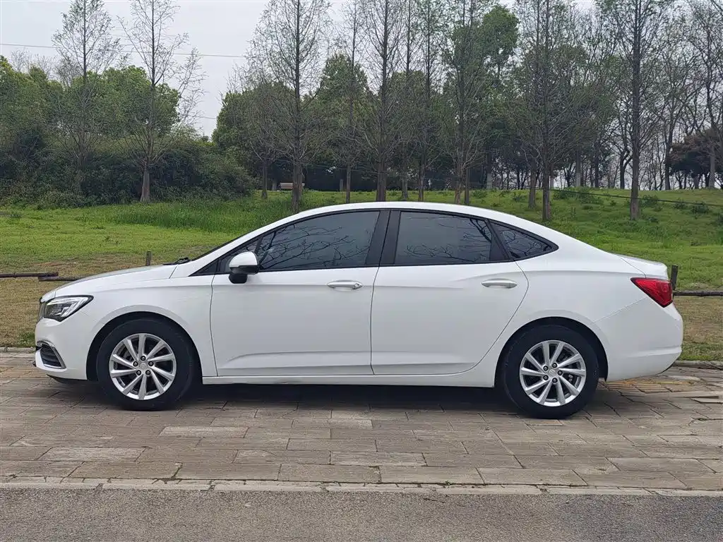Buick Verano 2019 Sedan 15S Auto Leading фото 24