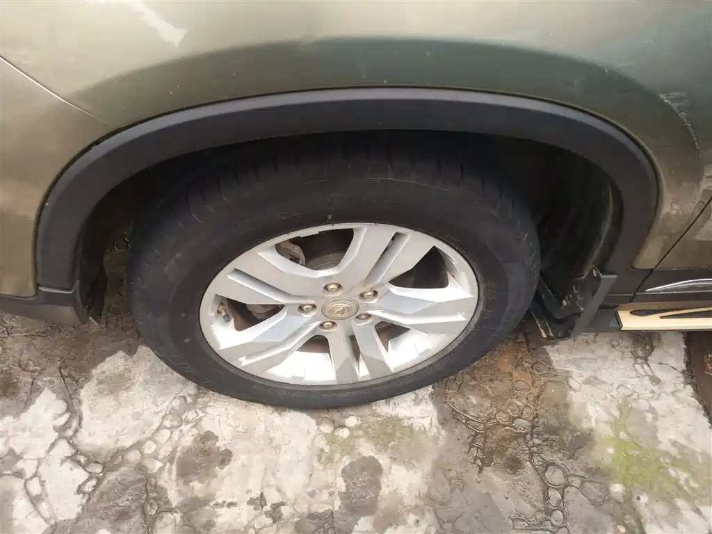 Фото 23 - Changan CS75