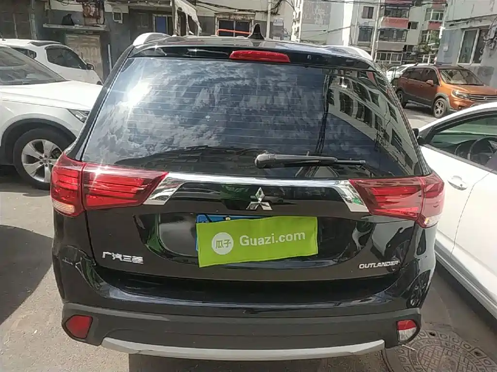 Mitsubishi Outlander 2018 2.0L 2WD Glory Edition 5-seater фото 6