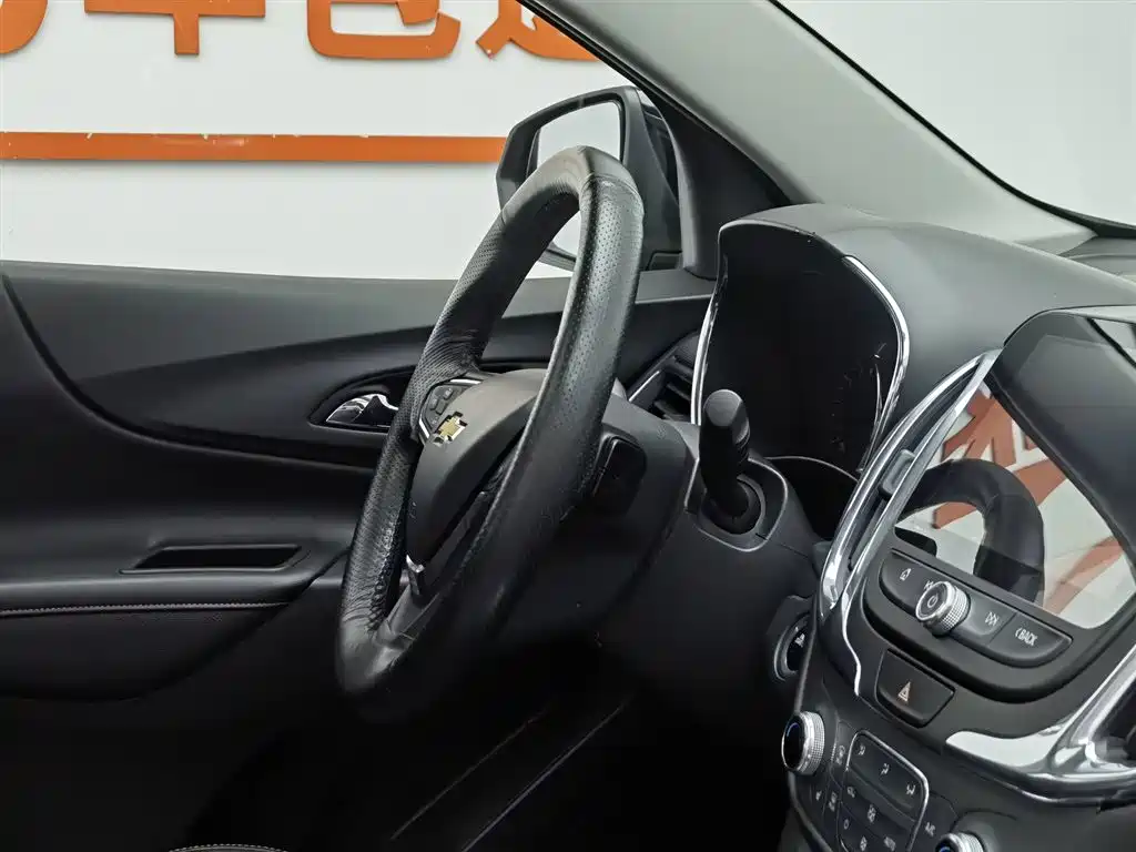 Chevrolet Equinox 2018 550T Automatic 4WD Pioneer Edition фото 22