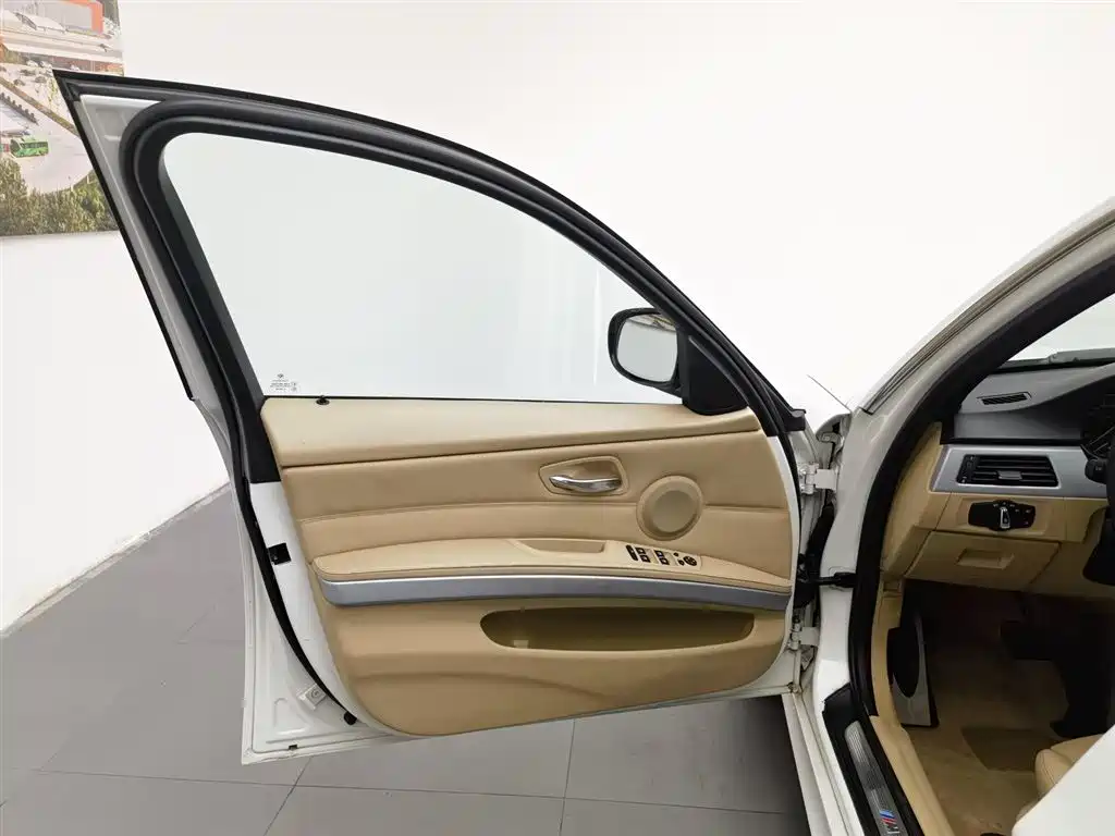 BMW 3 Series (Import) 2010 325i Luxury фото 8