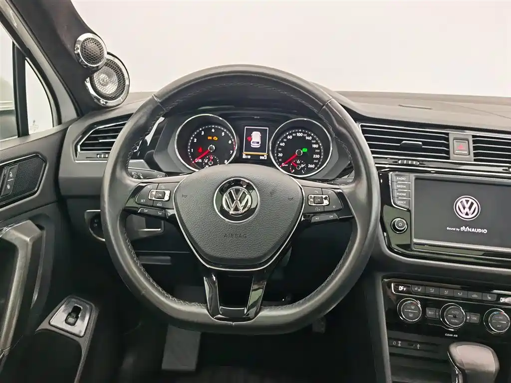 Volkswagen Tiguan L 2017 380TSI Automatic 4WD Luxury Edition фото 11