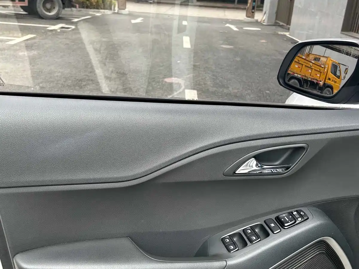 Hyundai Beijing Hyundai ix35 2019 2.0L Automatic 2WD Zhiyong·Smooth Enjoy China VI фото 9