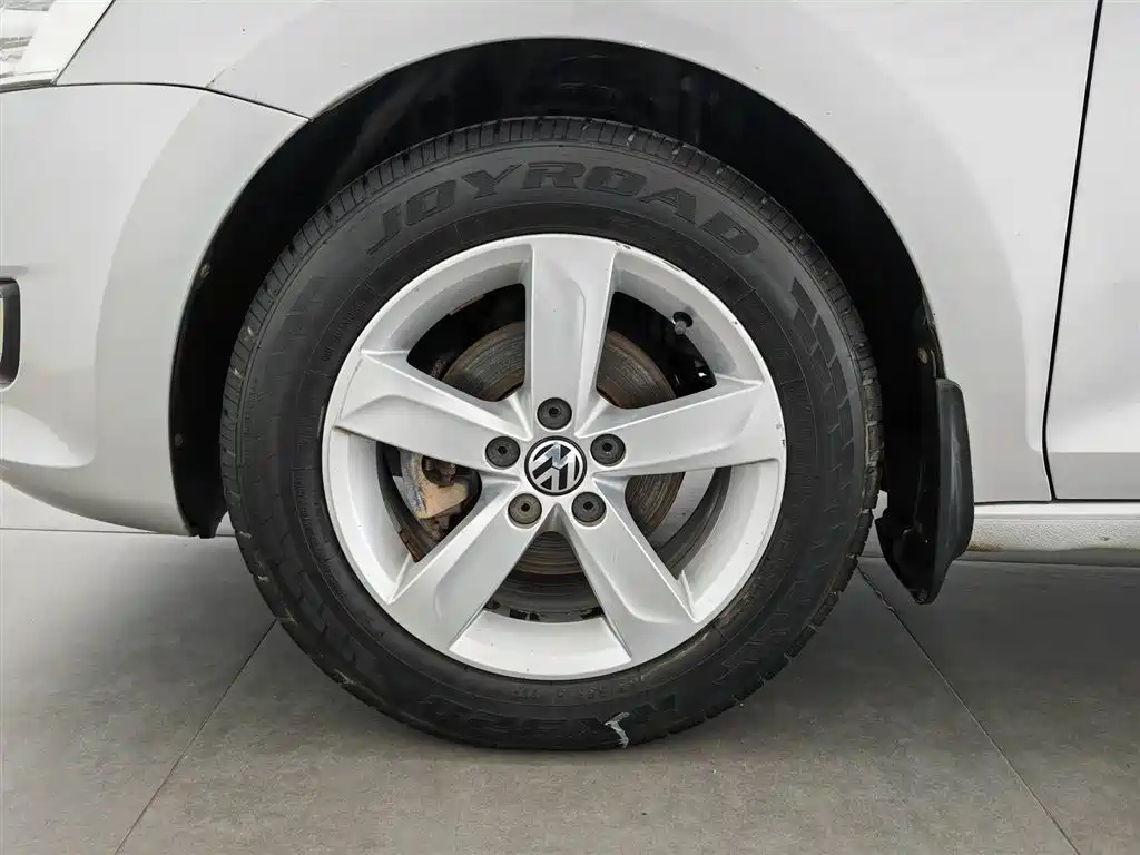 Volkswagen Santana 2013 1.6L Manual Comfort Edition фото 17
