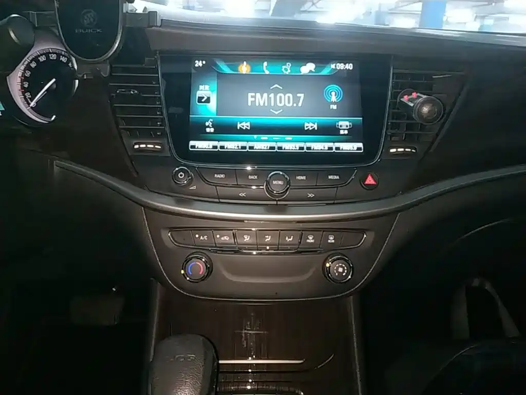 Buick Verano 2019 Sedan 20T Dual Clutch Leading фото 13