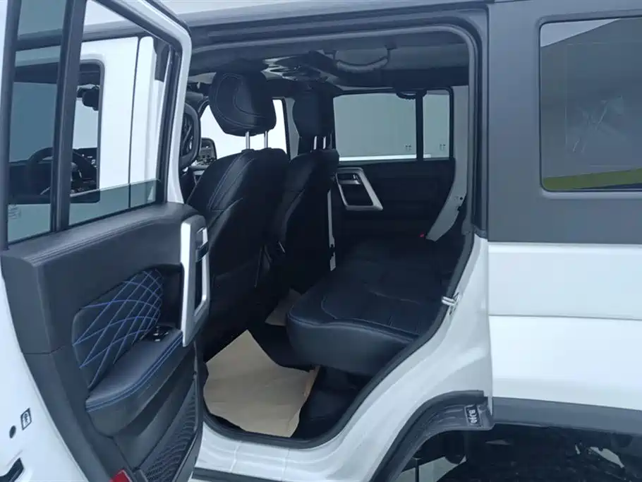 BAIC ORV Beijing Offroad BJ40 2024 2.0D Blade Hero Glory Edition фото 11