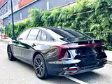 Фото 11 - Hongqi H5