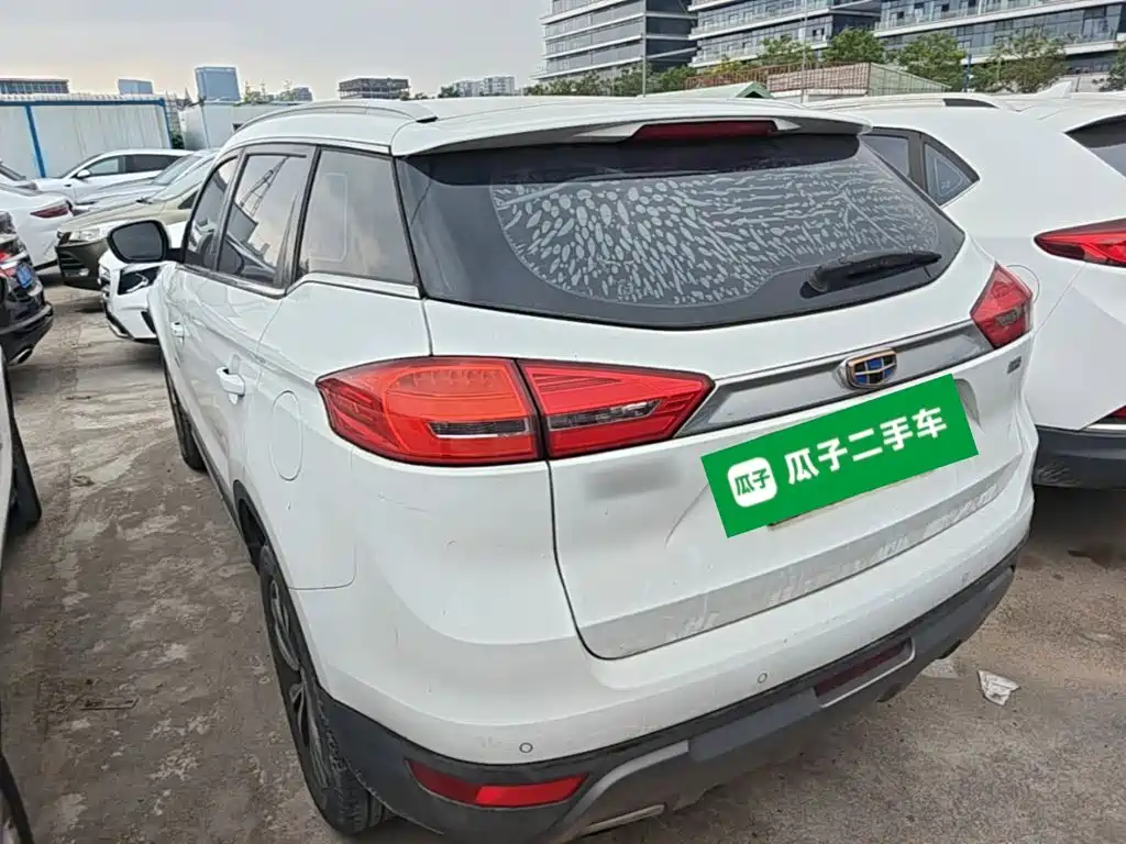 Фото 5 - Geely Atlas