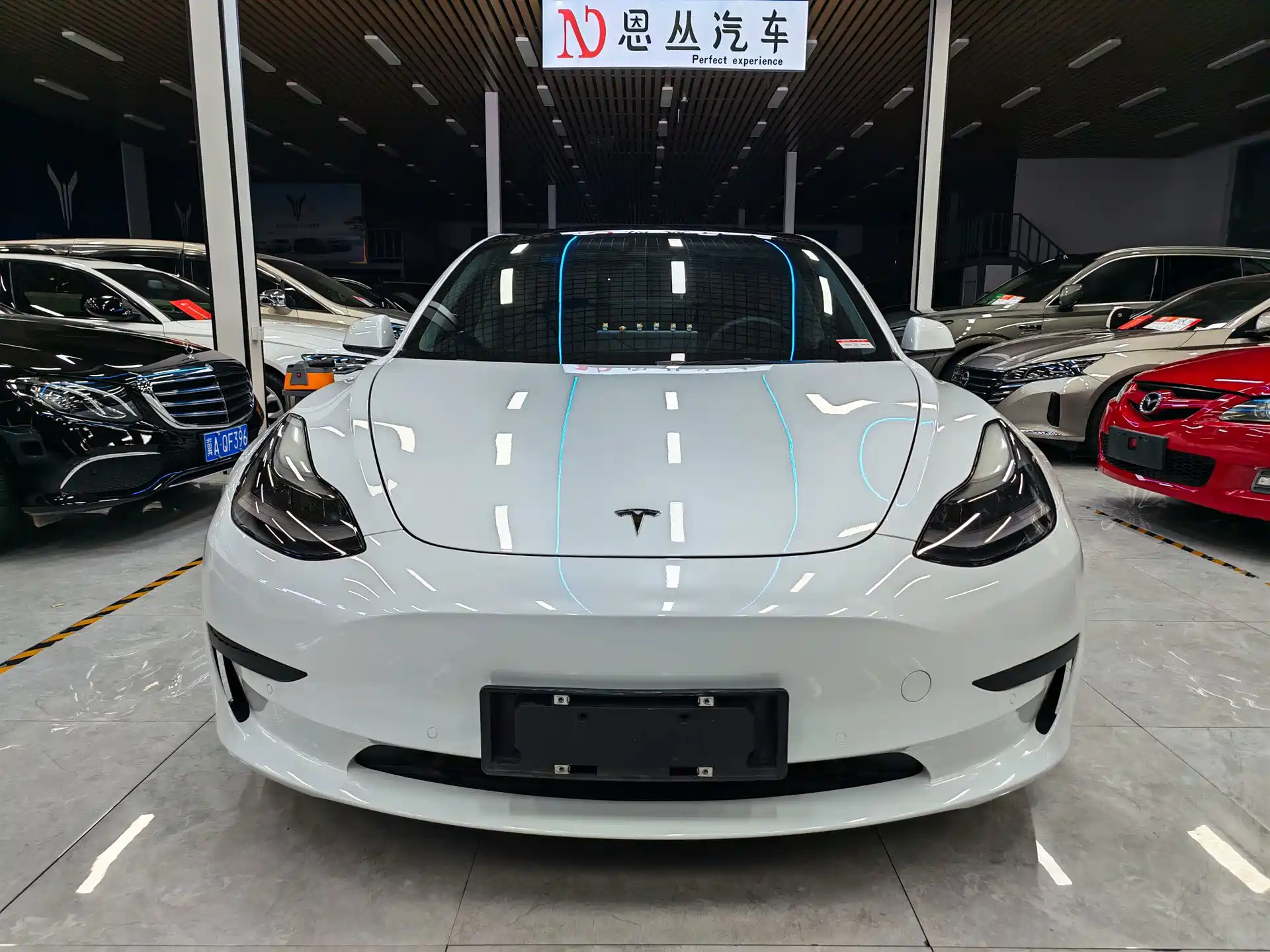 Фото 2 - Tesla Model 3