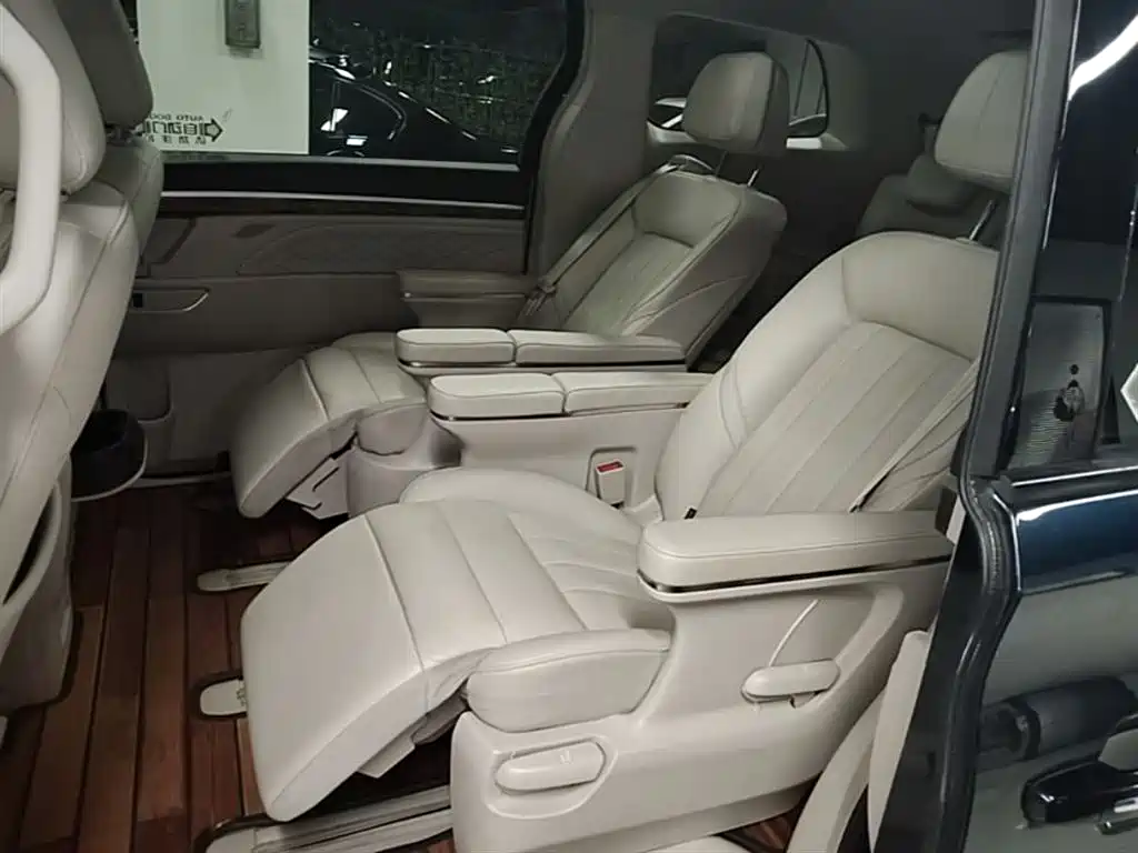 GAC Trumpchi Trumpchi M8 2018 320T Premium Edition фото 17