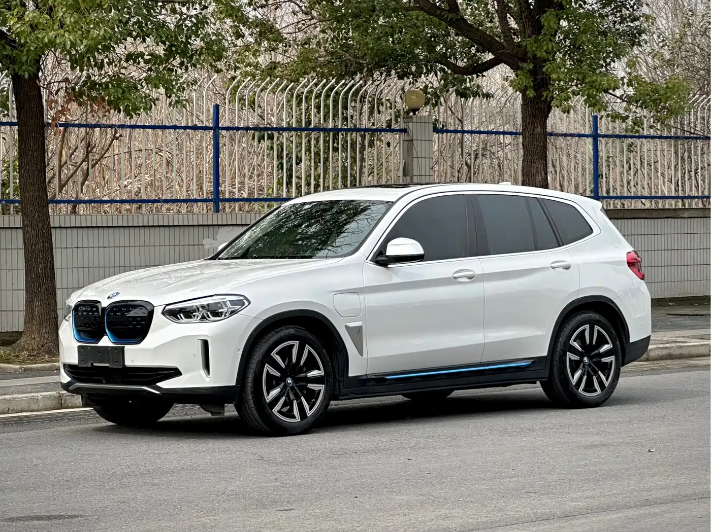 BMW IX3
