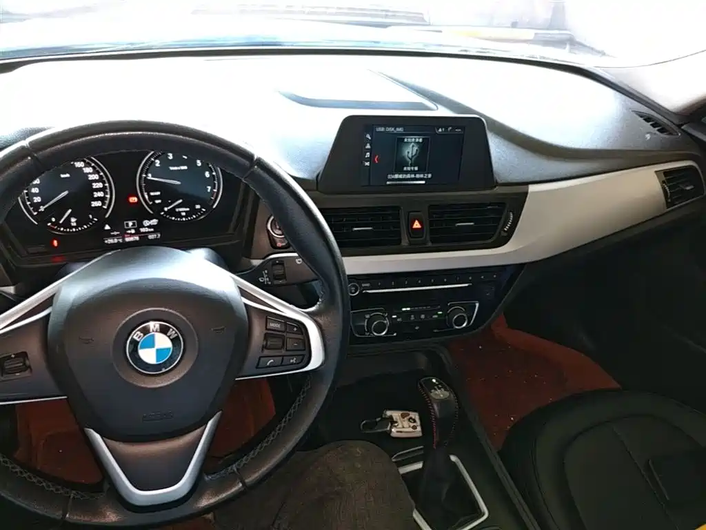 BMW 1 Series 2018 118i Fashion Edition фото 10