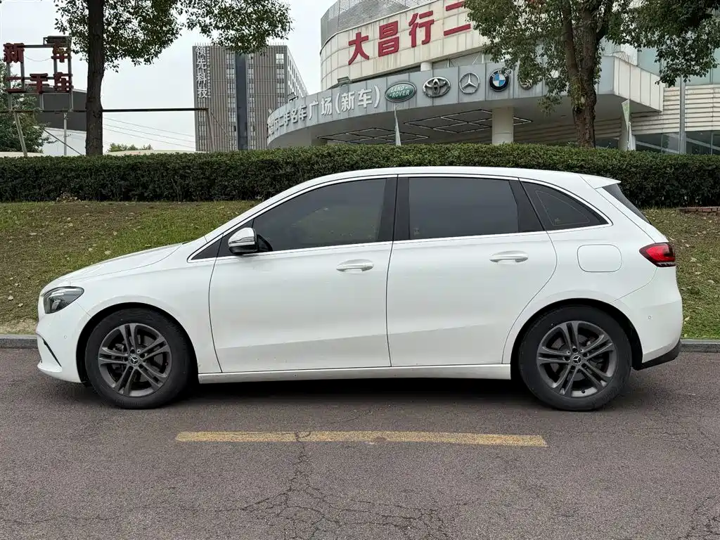 Mercedes-Benz B-Class 2020 B 200 Sport Edition фото 3