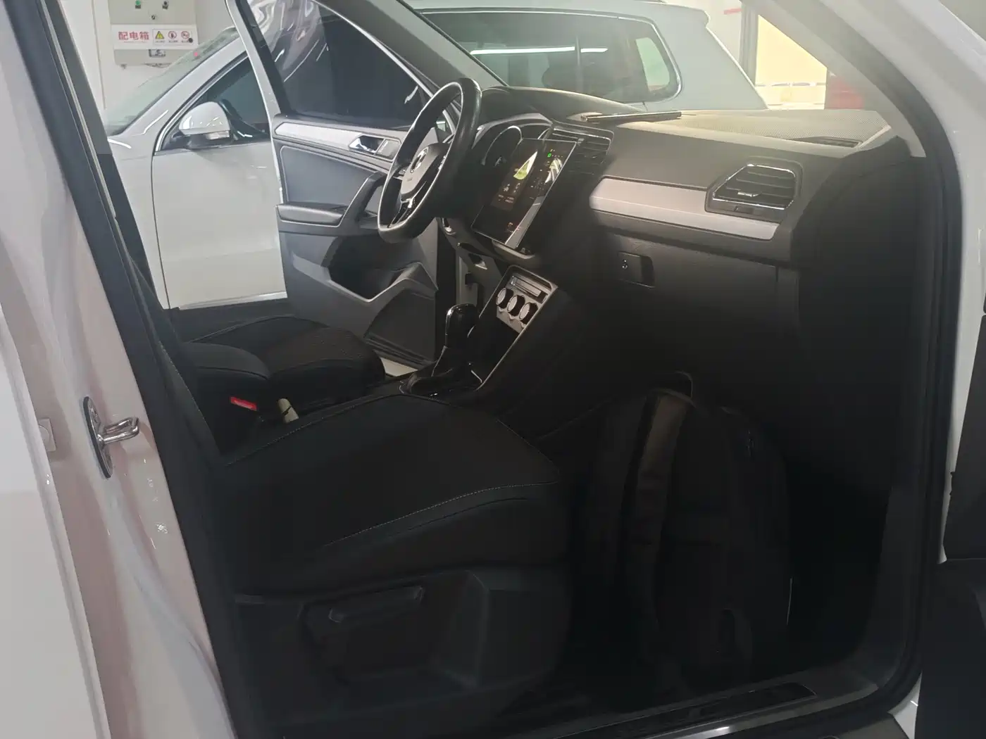 Volkswagen Tiguan L 2021 280TSI Automatic 2WD Smart фото 8