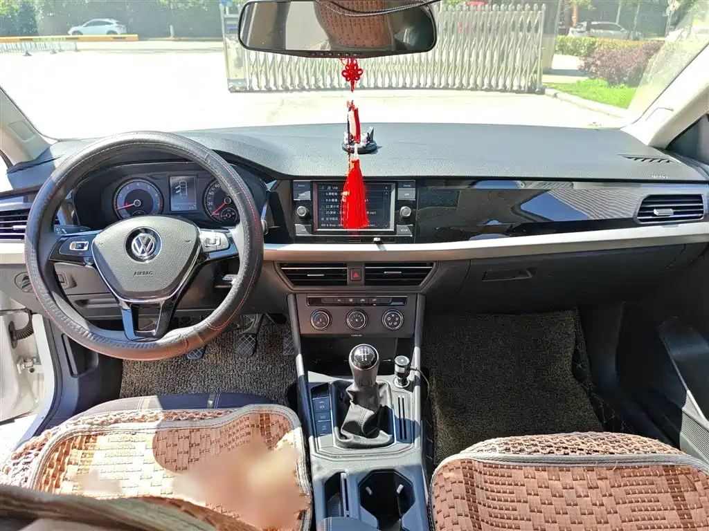Volkswagen Lavida 2018 1.5L Manual Comfort Edition China V фото 13