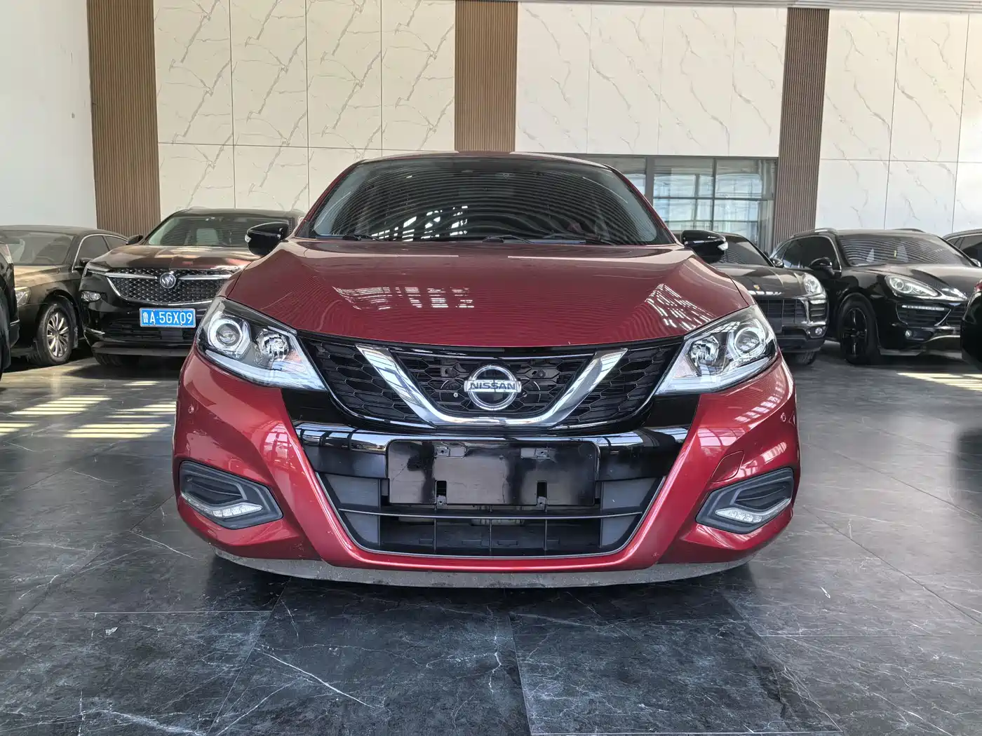 صورة 2 - Nissan Tiida