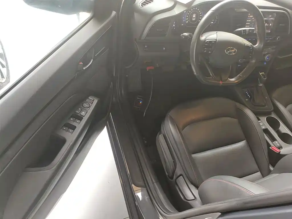Hyundai Elantra 2020 1.4T DCT Dynamic·Vitality фото 16