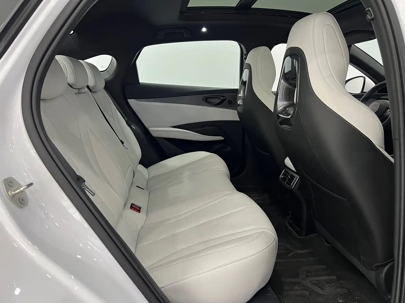 BYD Seal 06 New Energy 2025 DM-i Smart Drive Edition 120KM Luxury фото 11