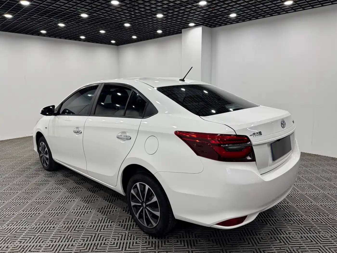 Toyota Vios 2022 1.5L 20th Anniversary Edition фото 9