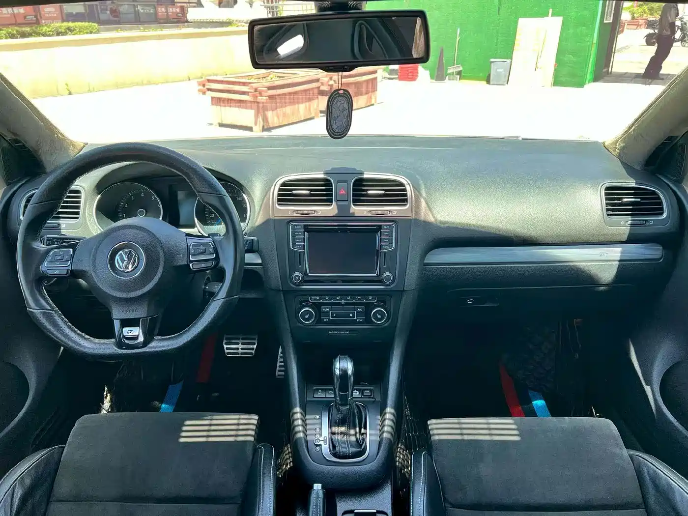 Volkswagen Golf (Import) 2011 2.0TSI R фото 5