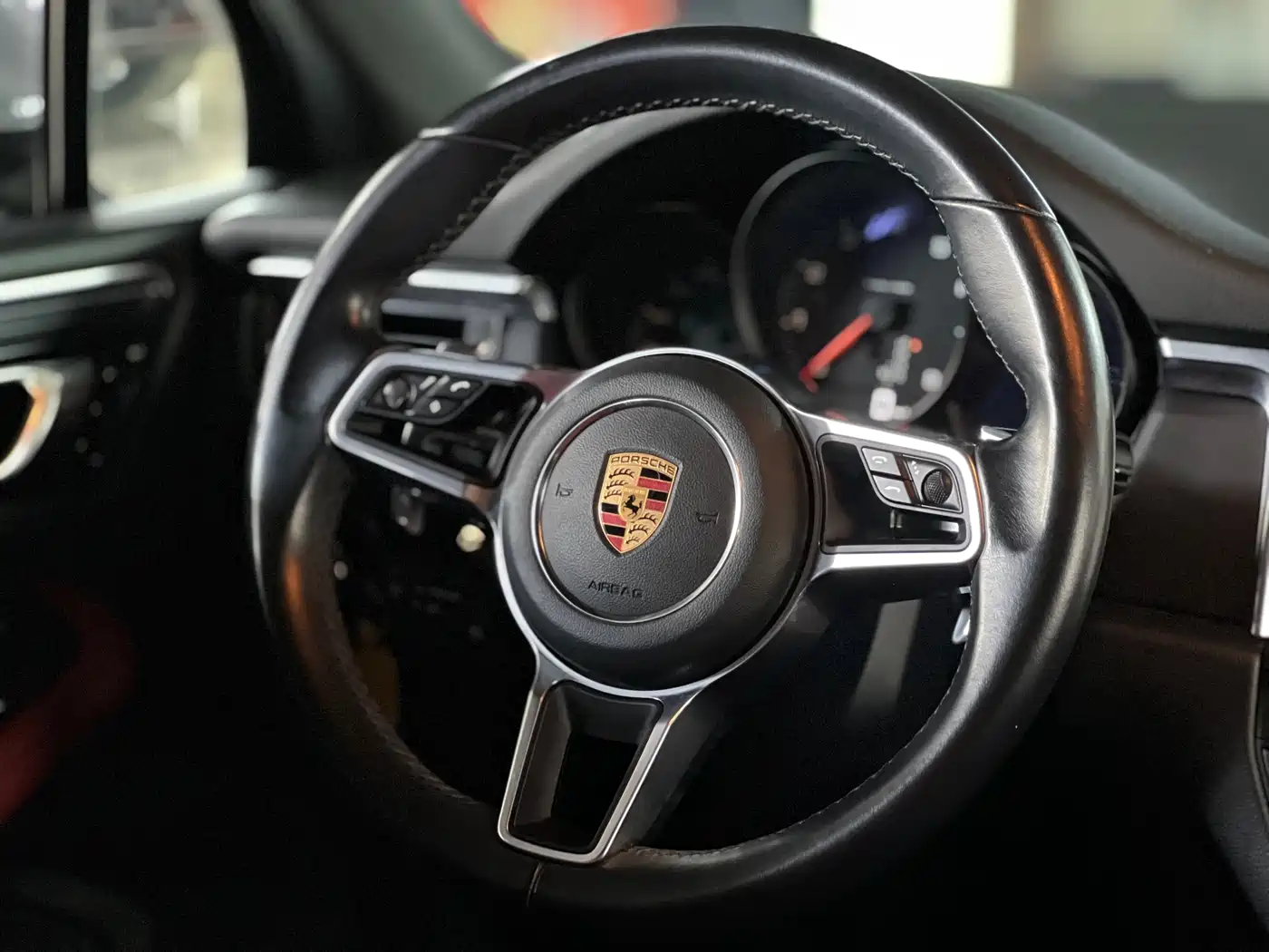 Porsche Macan 2018 Macan 2.0T фото 13