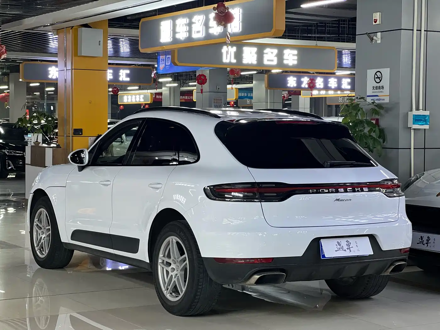 Porsche Macan 2018 Macan 2.0T фото 22