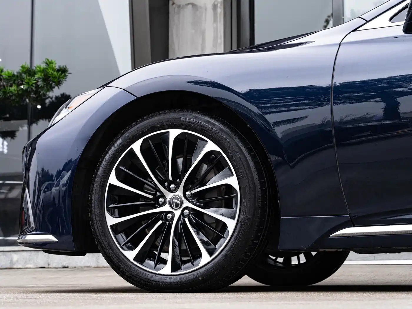 Lexus LS 2021 500h Executive Edition фото 8