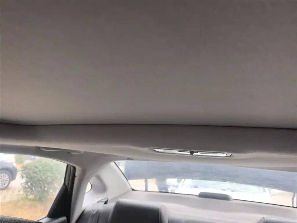 Hyundai Elantra 2015 1.6L Automatic Luxury фото 14