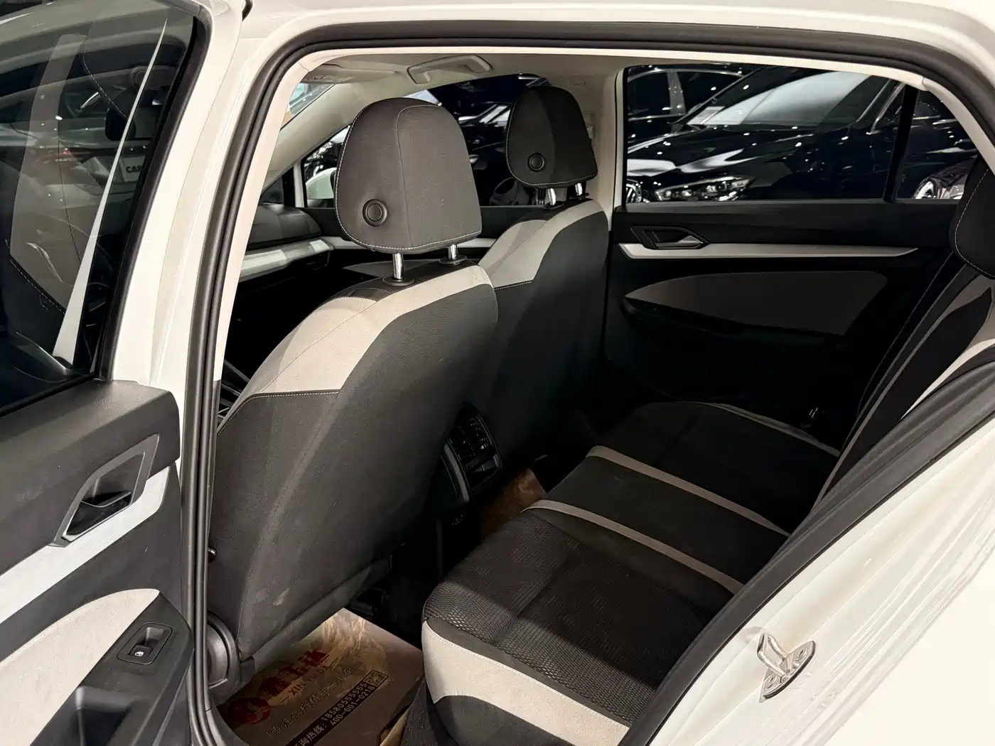 Volkswagen Golf 2023 Model 200TSI DSG фото 12