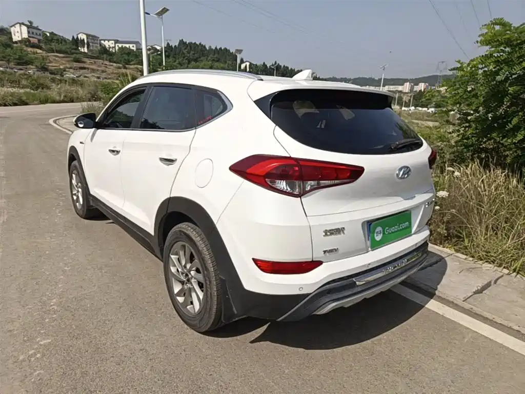 Hyundai Tucson 2015 1.6T Dual Clutch 2WD Smart фото 5