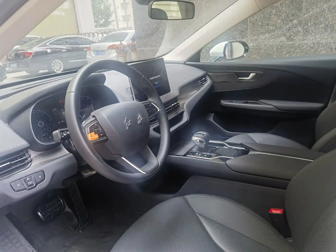 Hongqi E-QM5 2021 Ride-hailing Charging Basic Edition 4-seater фото 9
