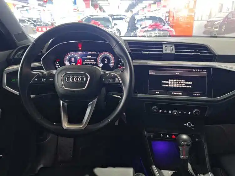 Audi Q3 2024 35 TFSI Progressive Sport фото 13