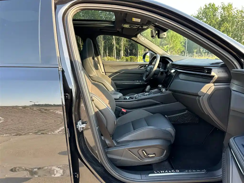 Lynk & Co 01 EM-P 2021 1.5TD PHEV Halo фото 15