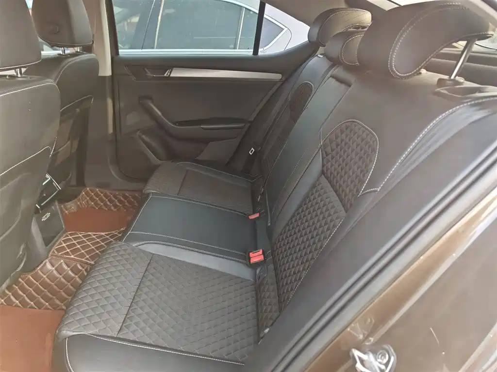 Škoda Superb 2018 TSI330 DSG Comfort Edition China V фото 17
