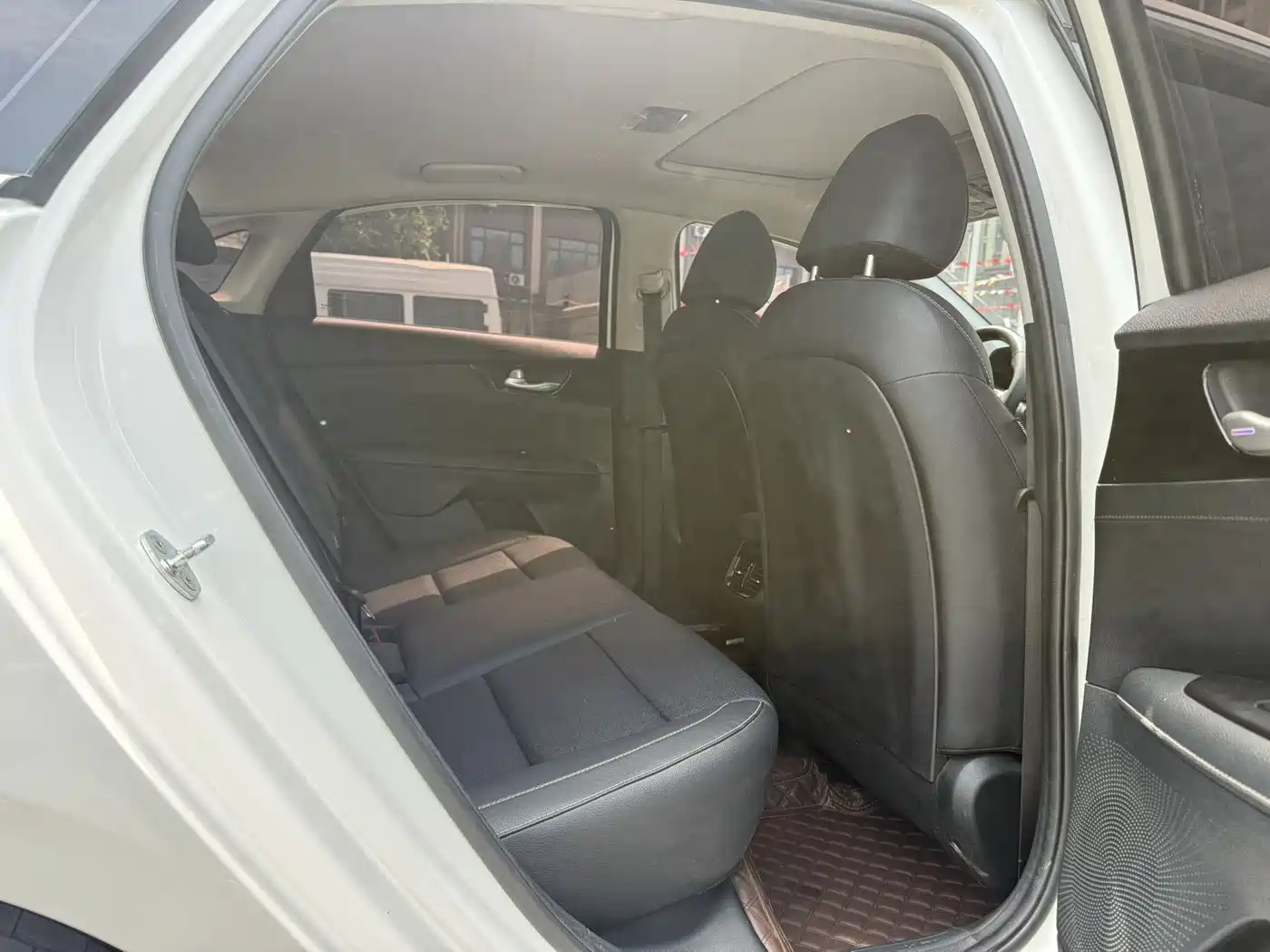 Kia K3 2021 1.5L CVT Refreshed Edition фото 14