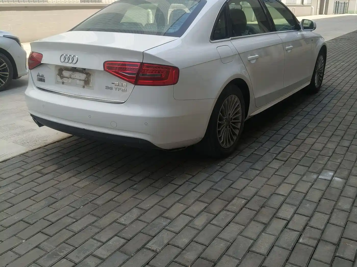 Audi A4L 2015 35 TFSI Auto Comfort фото 4