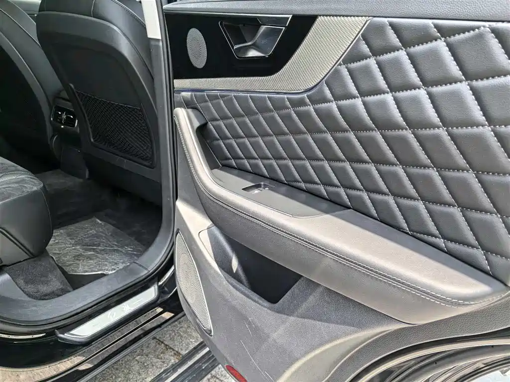 Hongqi HS5 2022 2.0T Smart Connect Flagship AWD Edition фото 16