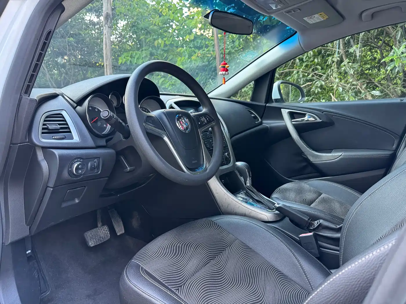 Buick Excelle 2014 XT 1.6L Automatic Fashion фото 9