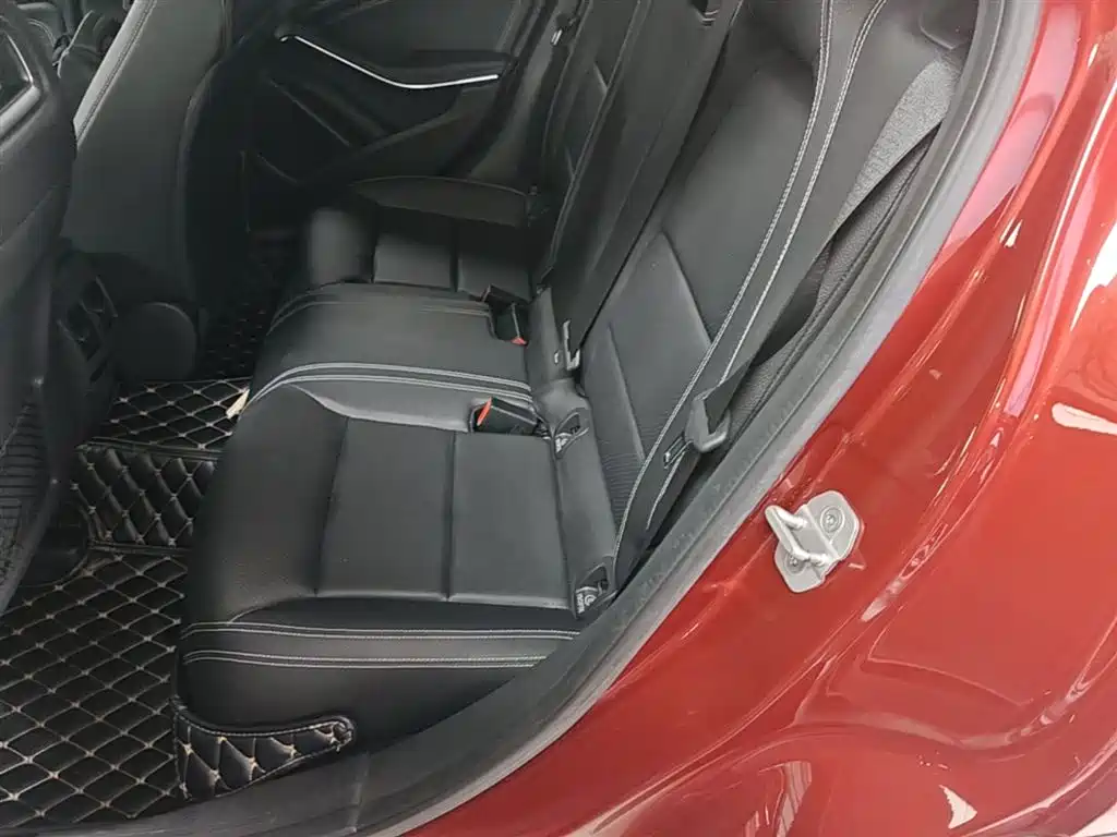 Mercedes-Benz GLA 2017 GLA 200 Dynamic фото 17
