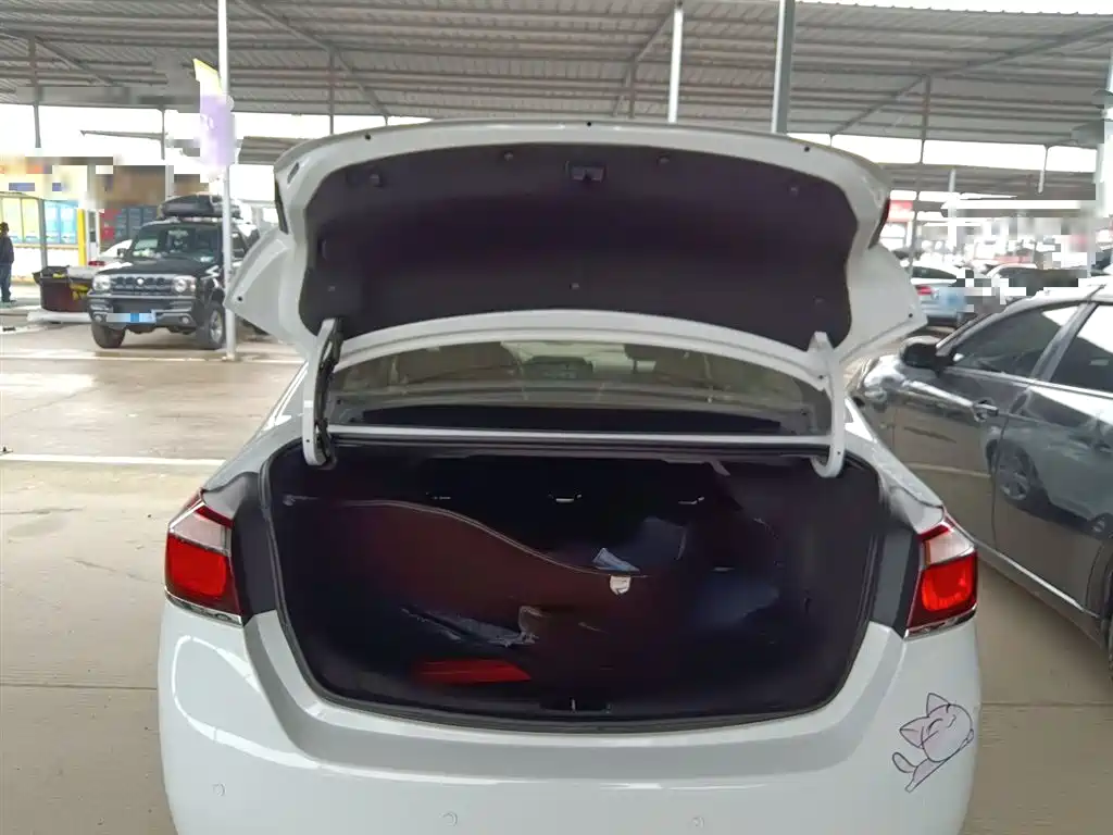 Chevrolet Cruze 2015 1.5L Automatic Fashion Navigation Edition фото 15