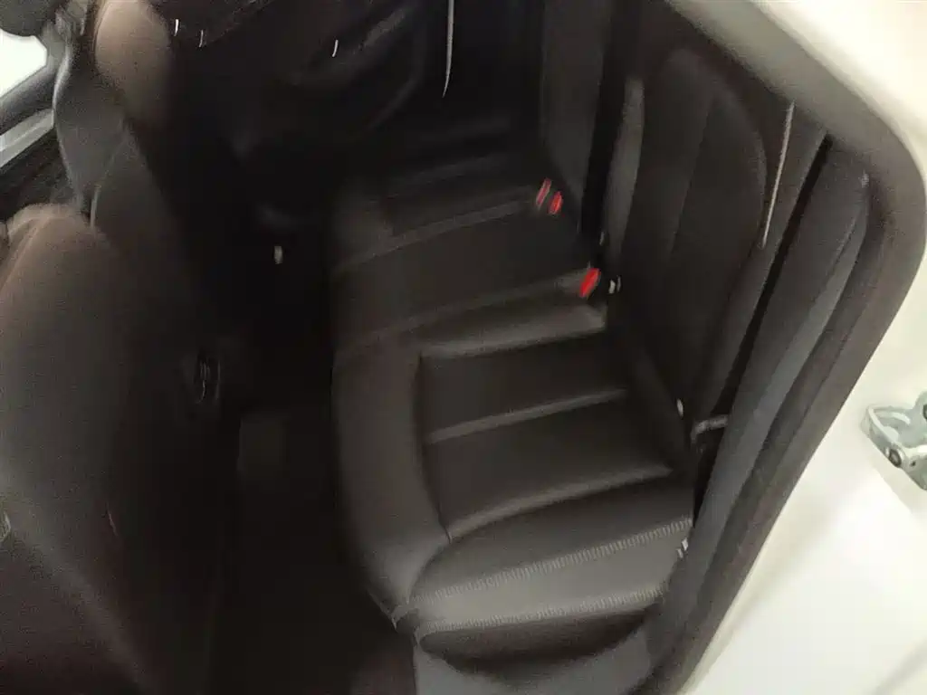 Roewe i6 2018 2018 20T Automatic Internet ZhiXiang Edition