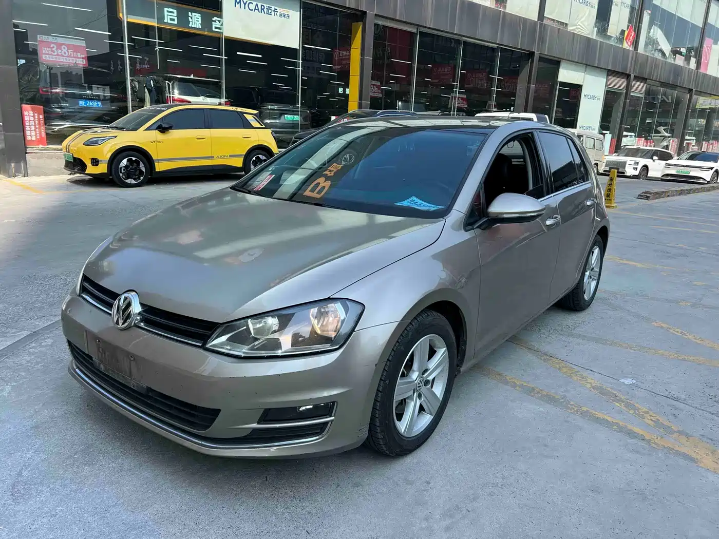 Photo 1 - Volkswagen Golf