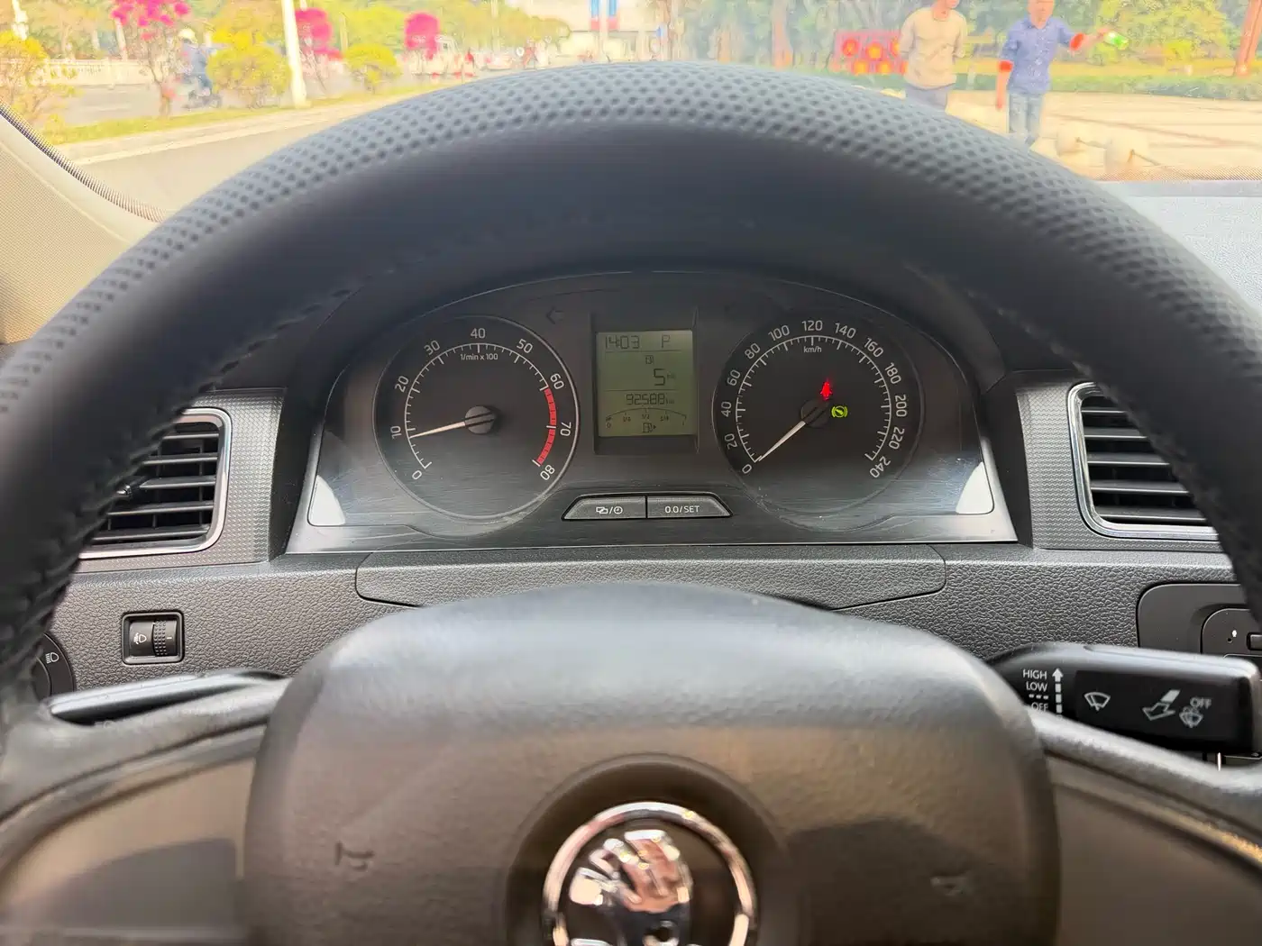 Škoda Rapid 2013 1.6L Automatic Smart Selection фото 14