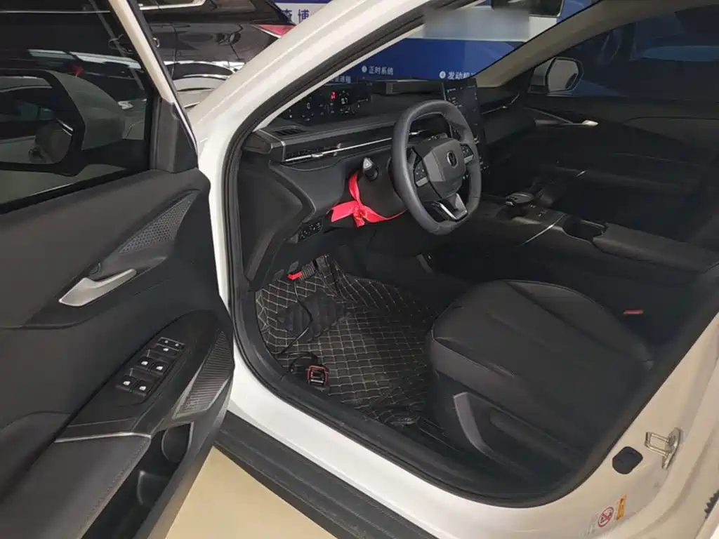 Changan Eado 2026 2025 Blue Whale 1.5T 500Bar Premium